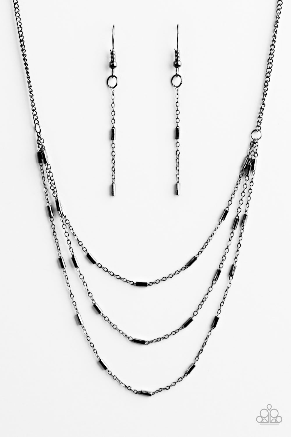 Modestly Metro Black Necklace