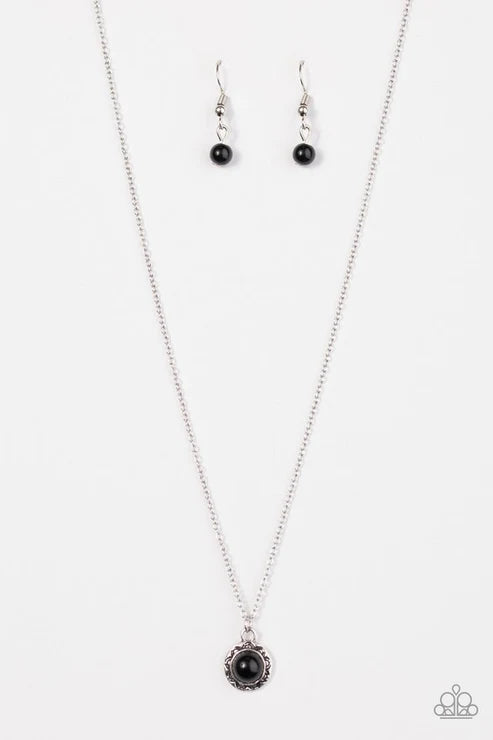 Wildflower Waltz Black Necklace