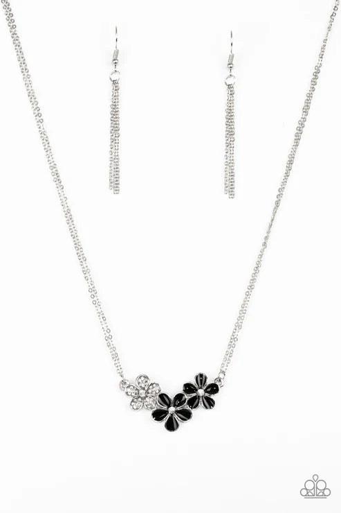 Hibiscus Haciendas Black Necklace