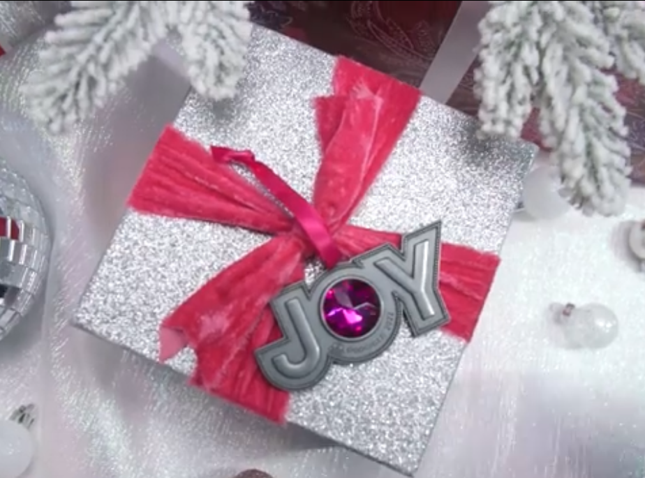 Paparazzi Christmas Ornament - 2022
