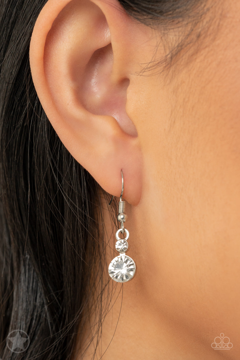 Hollywood Hills Gold Necklace ***Pictures show white necklace