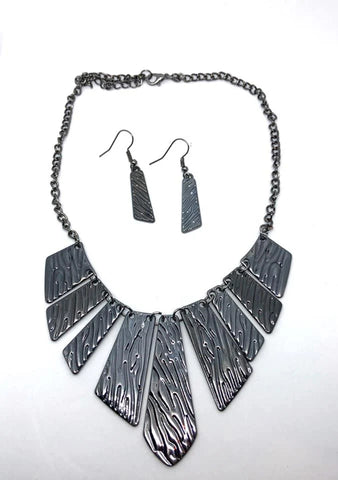 Texture Tigress Black Necklace - Fashion Fix Exclusive