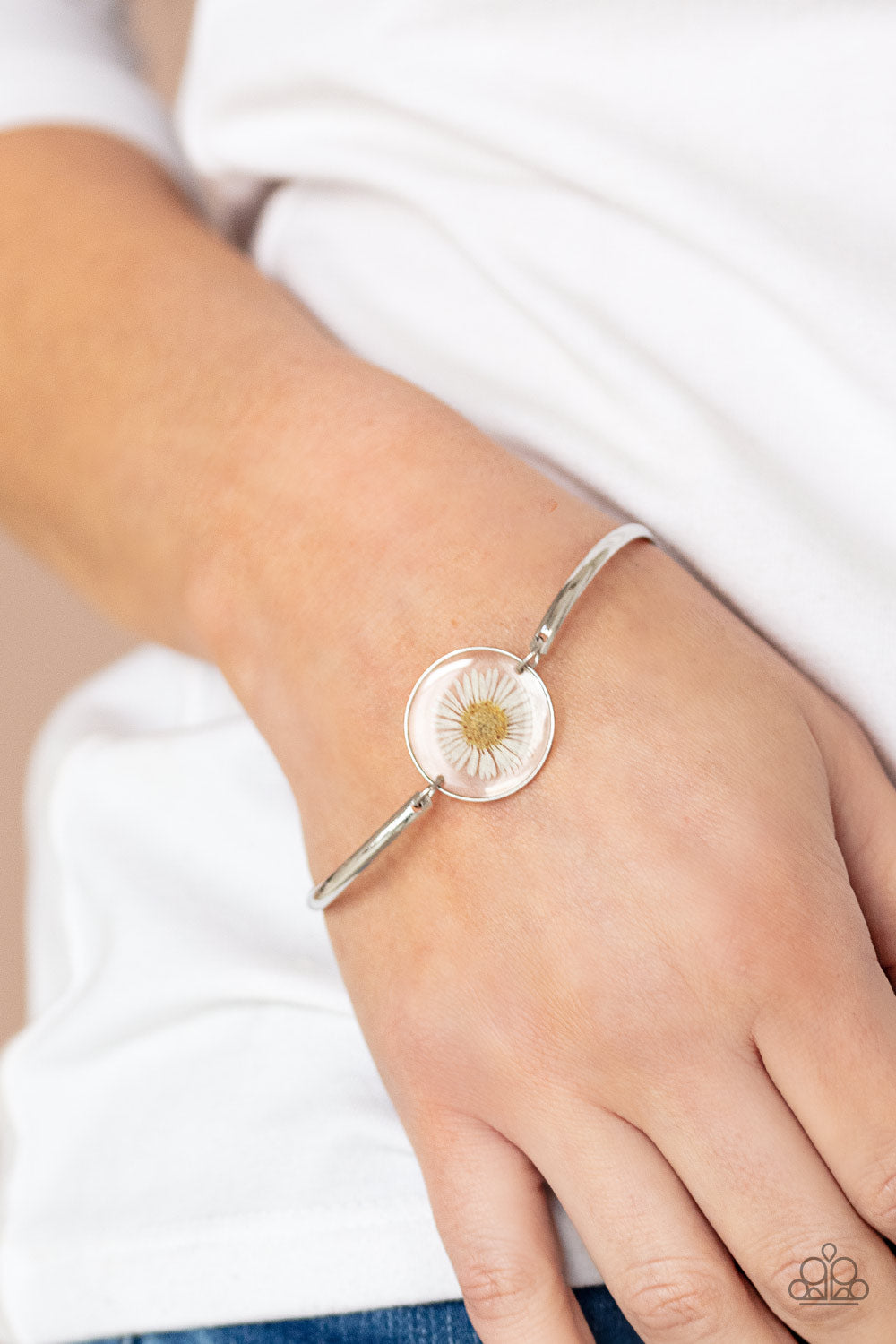 Cottage Season White Bracelet