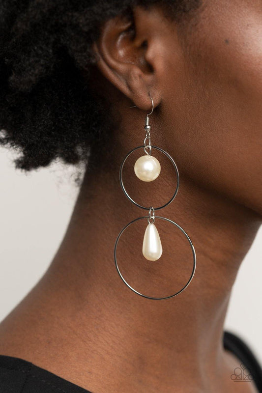 Paparazzi ​Cultured in Couture White Earrings