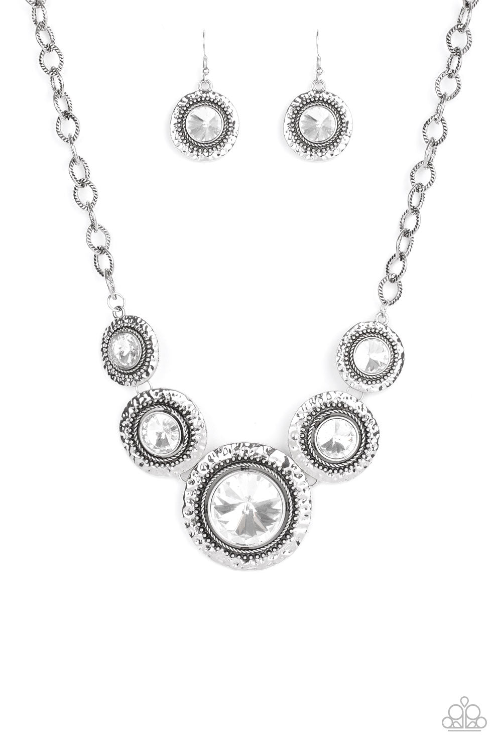Paparazzi Global Glamour White Necklace